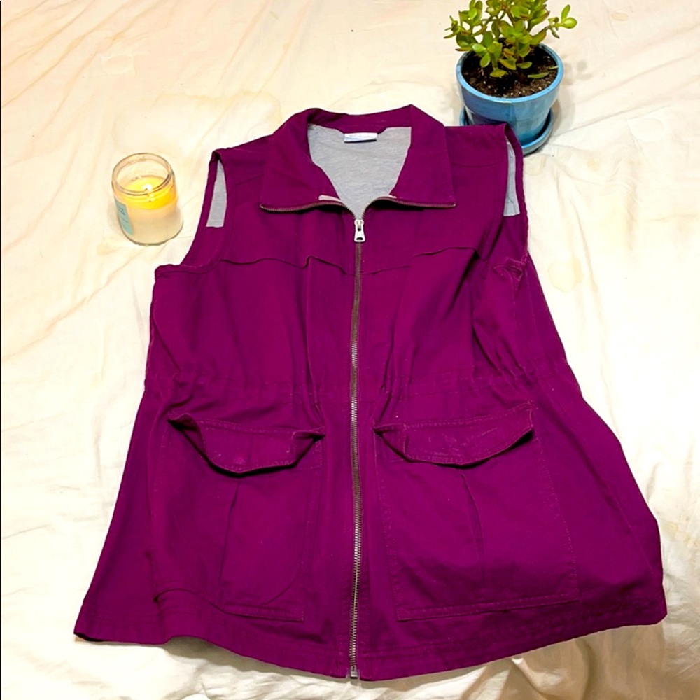 Columbia Merlot Utility Vest ✨